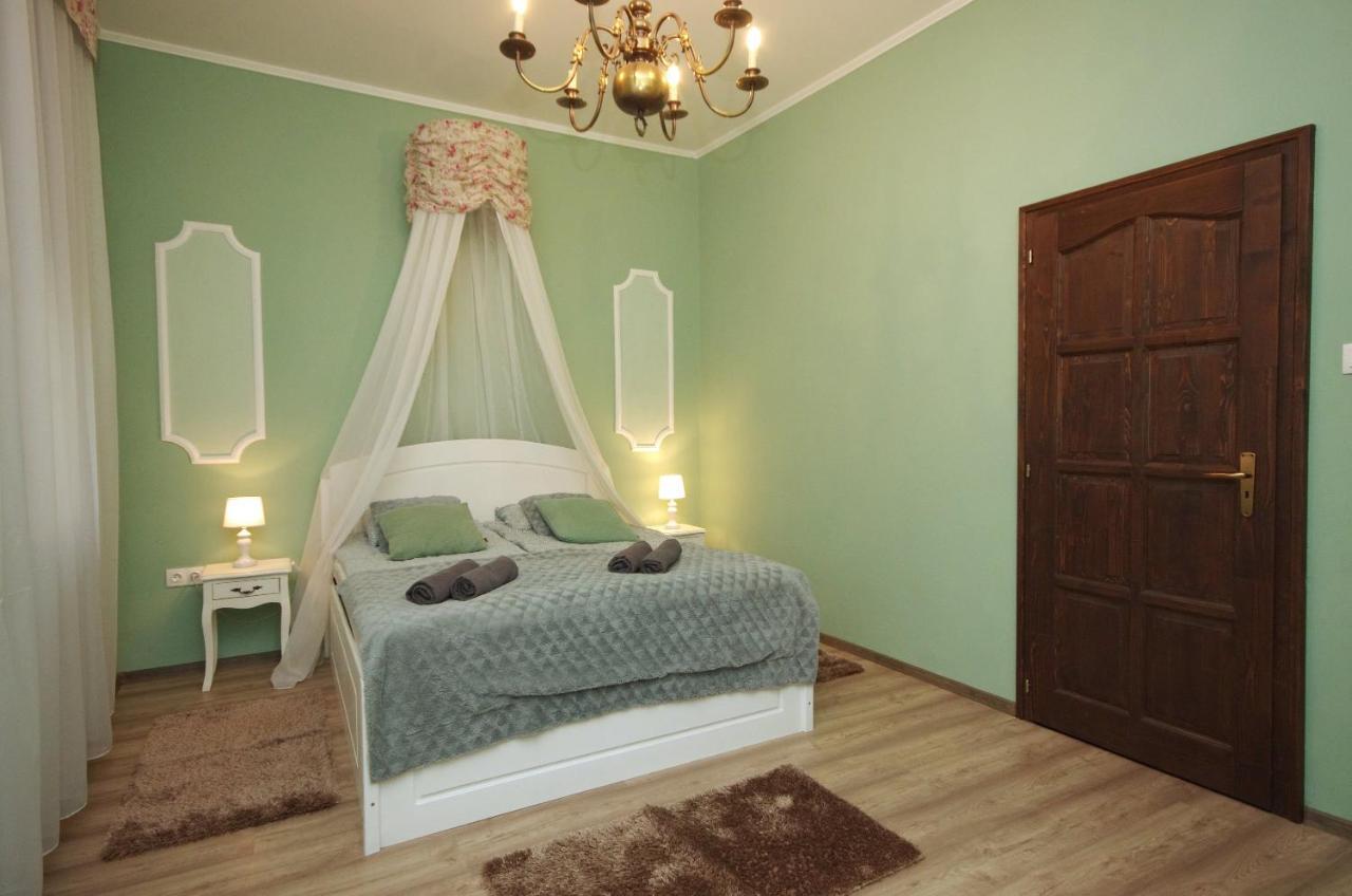 Villa Rusztika Дьюла Экстерьер фото