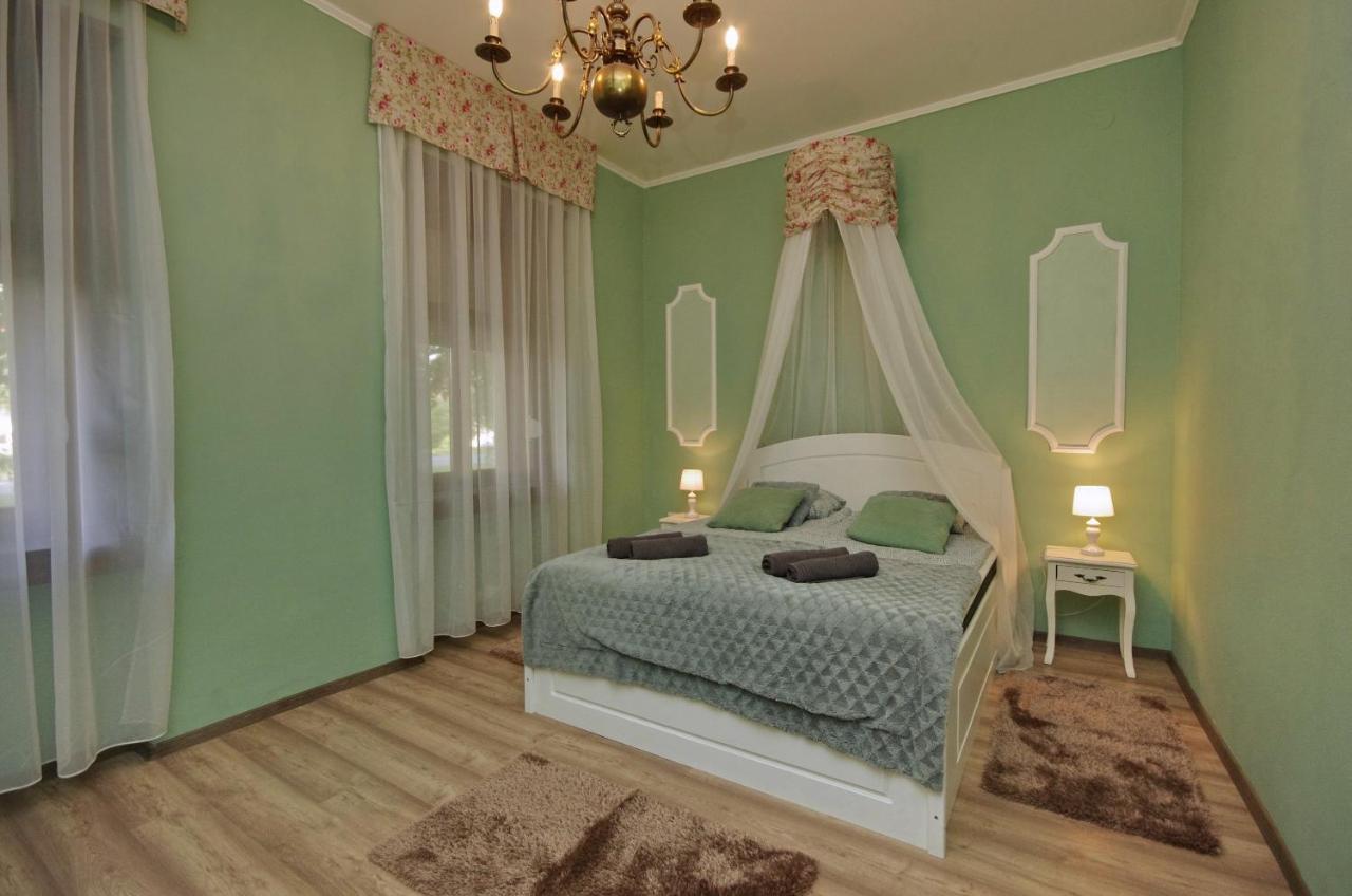 Villa Rusztika Дьюла Экстерьер фото